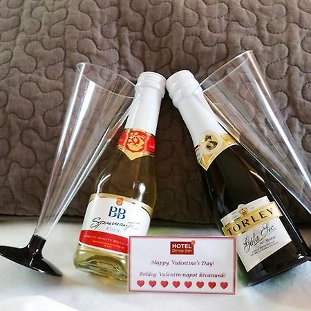 Drive Inn Hotel Torokbalint Ngoại thất bức ảnh