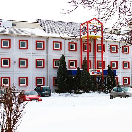 Drive Inn Hotel Torokbalint Ngoại thất bức ảnh