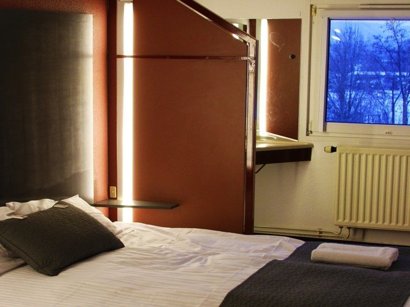 Drive Inn Hotel Torokbalint Ngoại thất bức ảnh